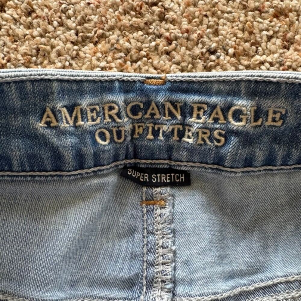 American Eagle Outfitters Super Stretch Hi-Rise Shortie Distressed Rose sz 8 - Picture 2 of 7
